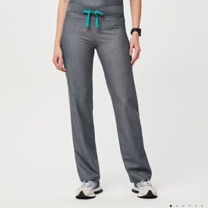 Figs • Medium Petite • Grey Technical Collection Livingston Basic Scrub Pants